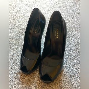 Gucci peep toe heels size 39